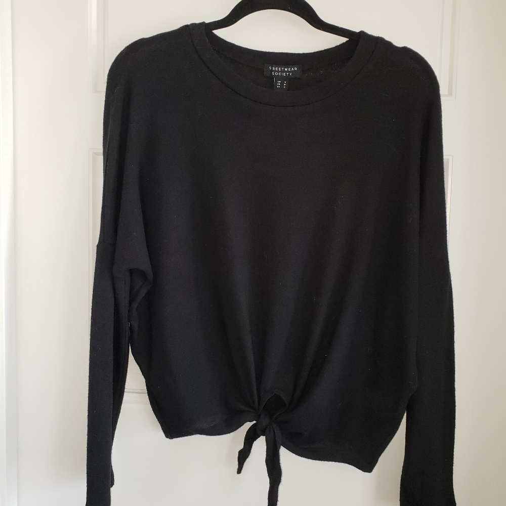 Streetwear Society black sweater tie at the front